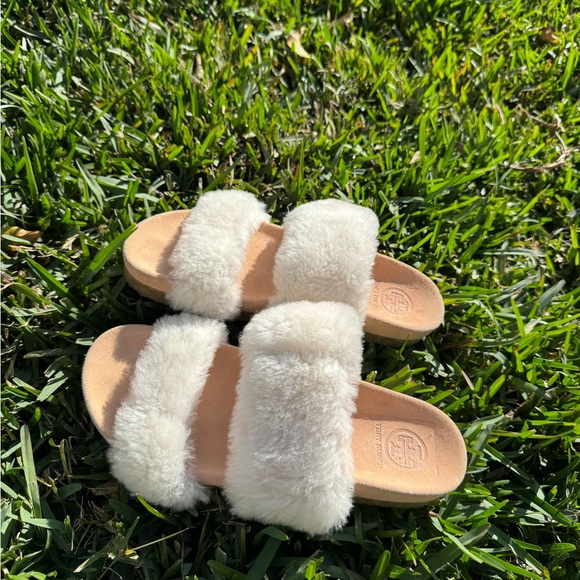 Tory Burch Sheldon Shearling Two-Band Slide in Neutral size 6.5 women - Picture 4 of 15